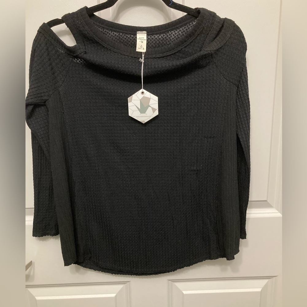 NWT Lazy Sundays Women’s Small Cold Shoulder Long Sleeve Black Shirt